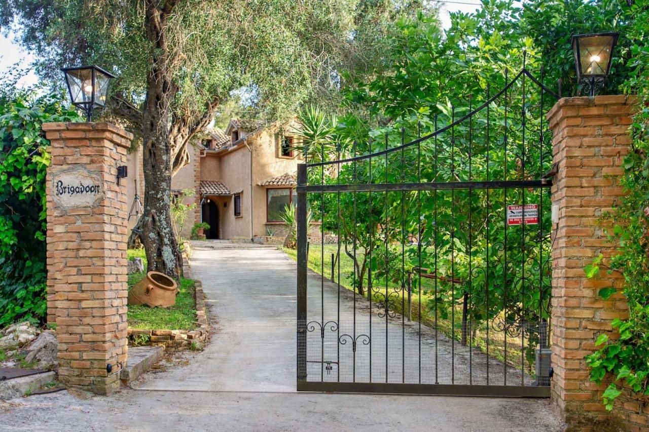 אגיוס יואניס פריסטרון Villa Brigadoon Corfu מראה חיצוני תמונה